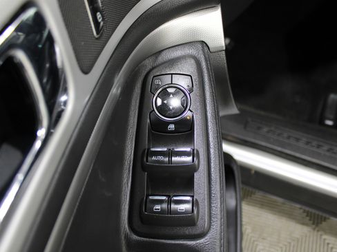 Used 2013 Ford Explorer XLT image 6