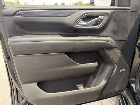 Used 2022 GMC Yukon SLT w/ SLT Luxury Package AWD/4WD image 13