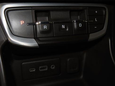 Used 2023 GMC Terrain SLE w/ Driver Convenience Package image 27