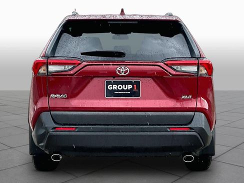 Used 2023 Toyota RAV4 XLE w/ Convenience Package FWD image 5