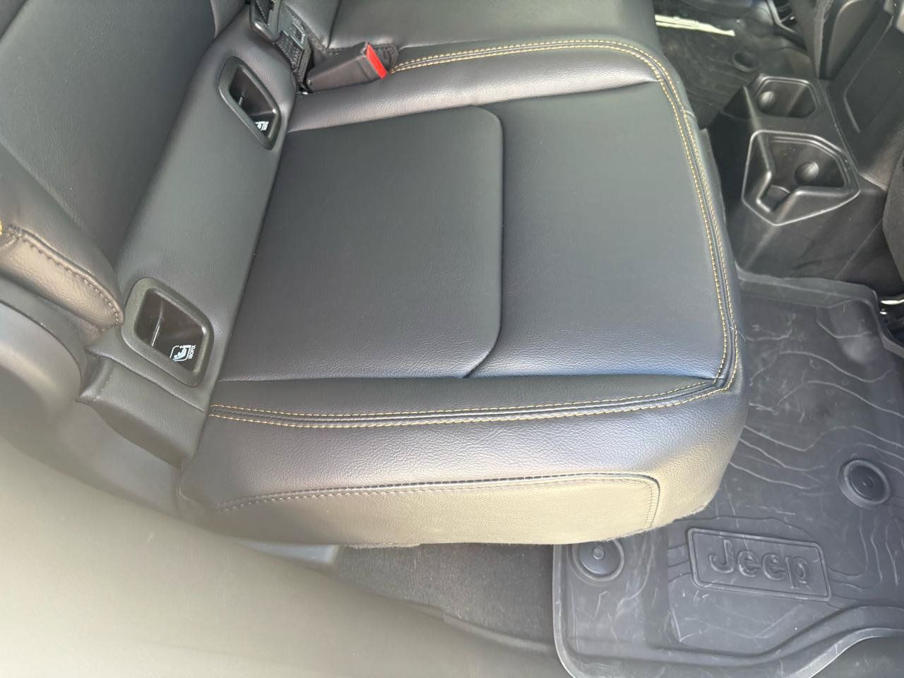 Used 2025 Jeep Gladiator Sport AWD/4WD image 61