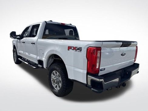 Used 2023 Ford F250 XLT image 3