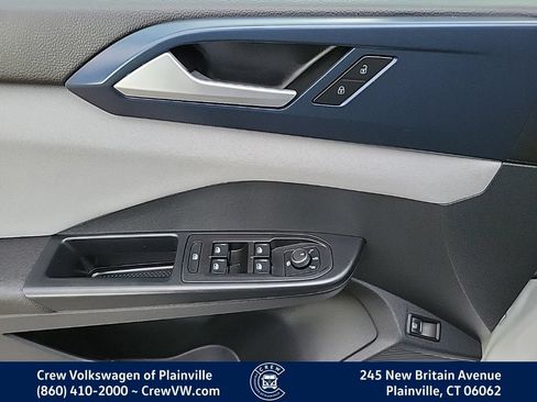 Certified 2023 Volkswagen Taos SE AWD/4WD image 38
