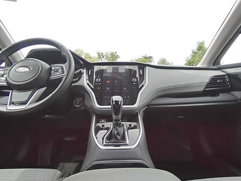 Used 2025 Subaru Outback Premium AWD/4WD image 30