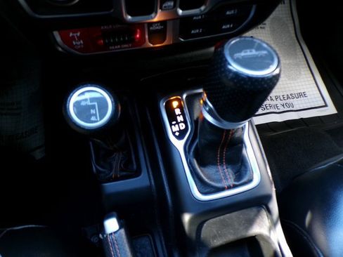 Used 2021 Jeep Gladiator Mojave image 26