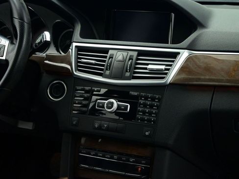 Used 2012 Mercedes-Benz E 350 4MATIC Sedan image 38