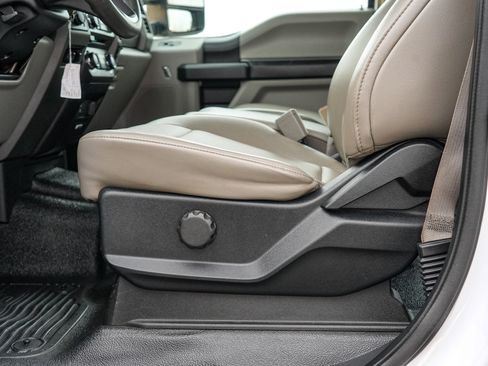 Used 2017 Ford F250 XL w/ Power Equipment Group image 21