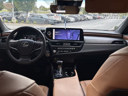 Used 2024 Lexus ES 300h w/ Premium Package FWD image 29