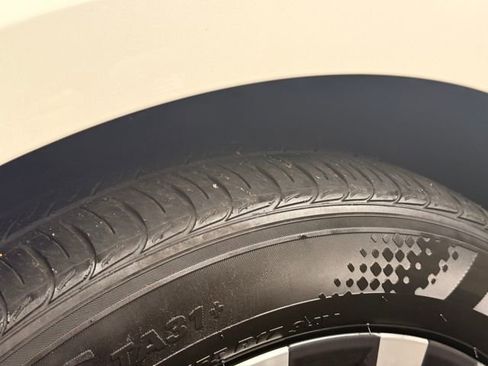 Used 2024 Nissan Altima 2.5 SV image 11