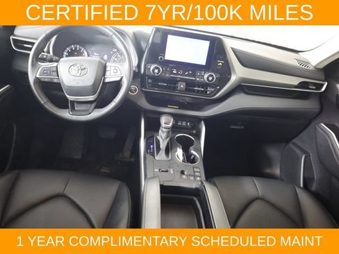 Used 2024 Toyota Highlander XLE FWD image 31