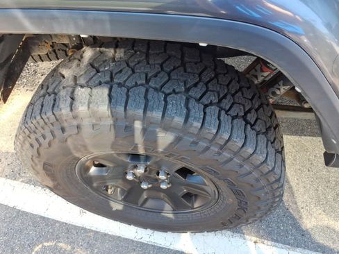 Used 2021 Jeep Gladiator Mojave AWD/4WD image 6