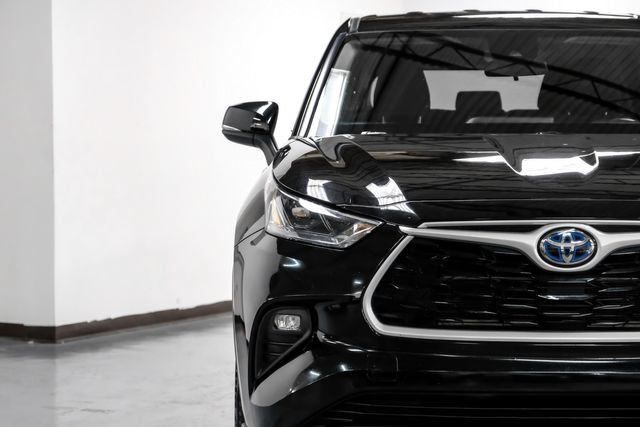 Used 2023 Toyota Highlander LE AWD/4WD image 48
