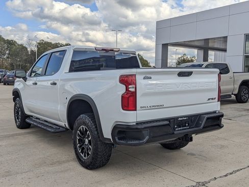 Used 2024 Chevrolet Silverado 1500 ZR2 w/ Technology Package image 8