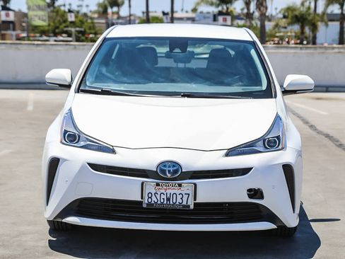 Certified 2020 Toyota Prius LE FWD image 4