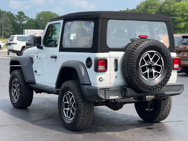 Used 2024 Jeep Wrangler Sport AWD/4WD image 10