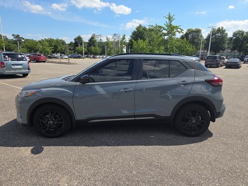 Used 2023 Nissan Kicks SR FWD image 6