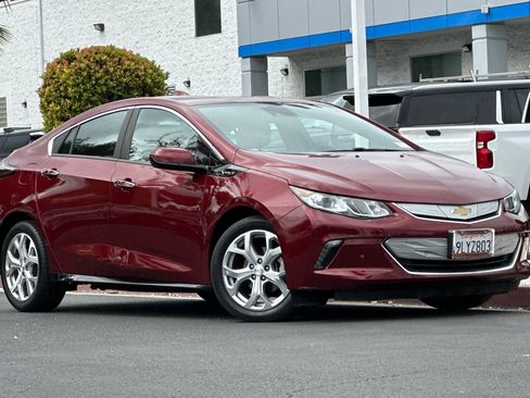 Used 2017 Chevrolet Volt Premier w/ Driver Confidence II Package image 2