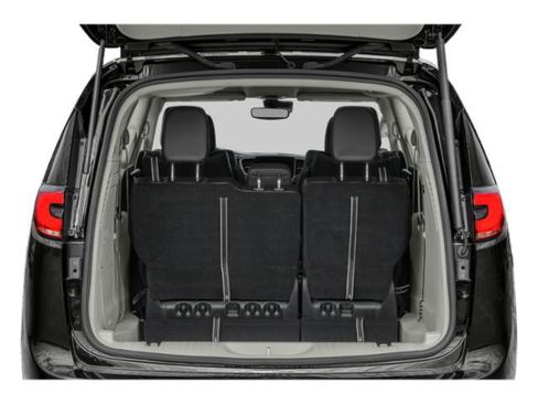 Used 2024 Chrysler Pacifica Select image 14