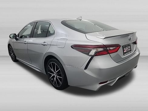 Used 2024 Toyota Camry SE FWD image 7