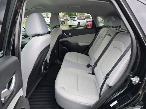 Used 2023 Hyundai Kona SE FWD image 14