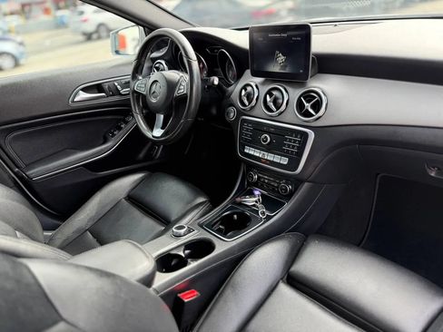 Used 2018 Mercedes-Benz GLA 250 w/ Premium Package image 41