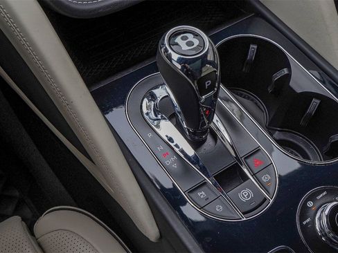 Certified 2024 Bentley Bentayga Extended Wheelbase image 32