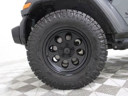 Used 2024 Jeep Wrangler Sport AWD/4WD image 44