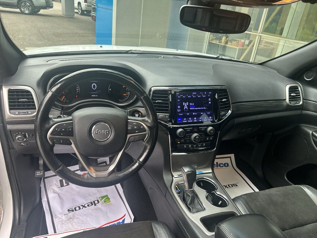 Used 2019 Jeep Grand Cherokee Altitude AWD/4WD image 14