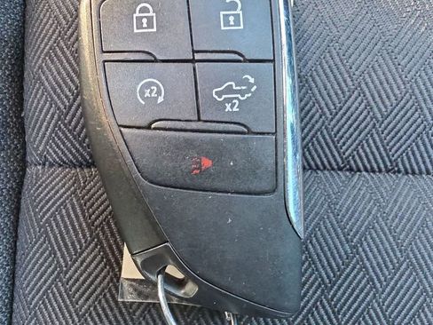 Used 2023 Chevrolet Silverado 1500 LT image 32