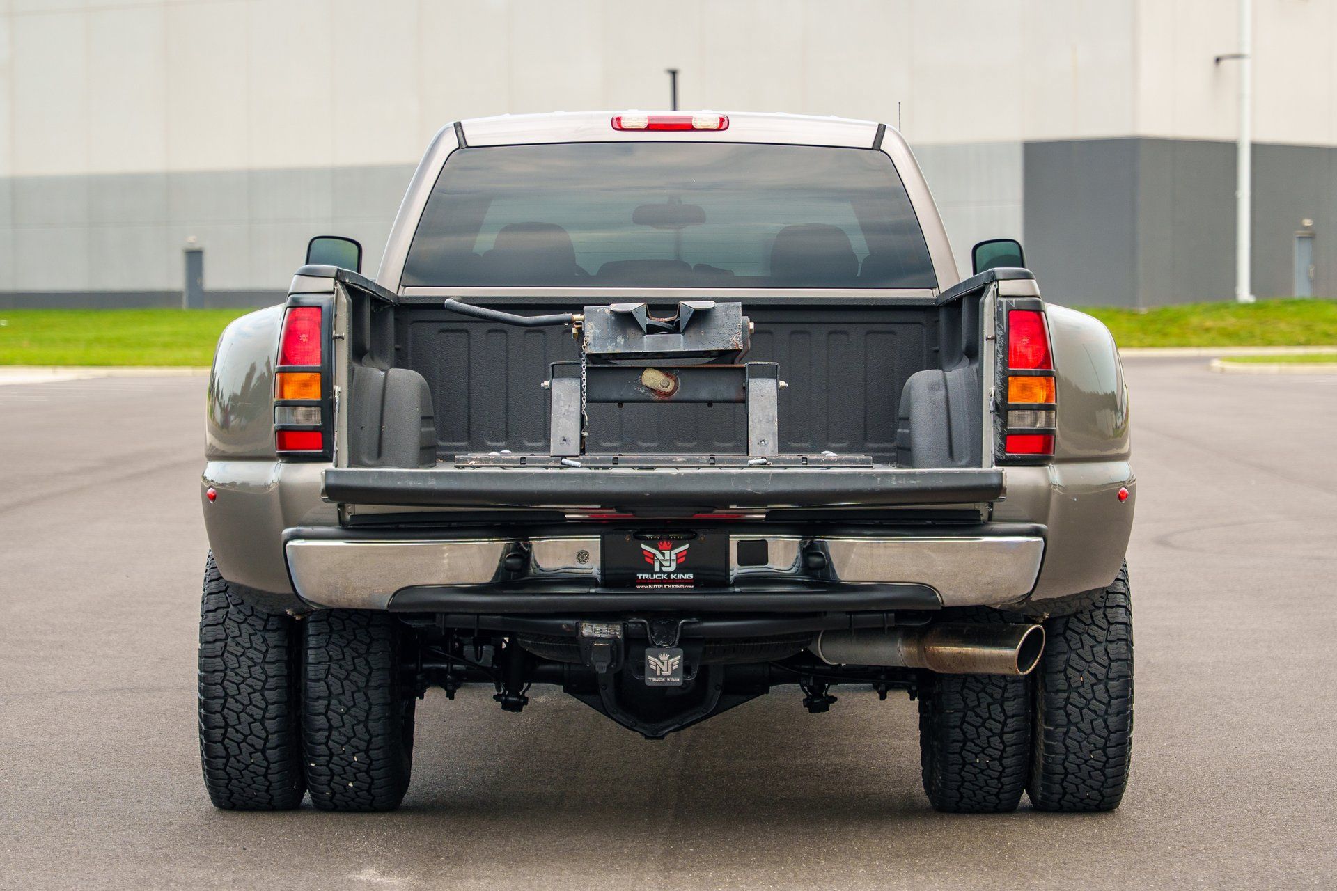 Used 2006 GMC Sierra 3500 SLE w/ Heavy-Duty Power Package AWD/4WD image 38