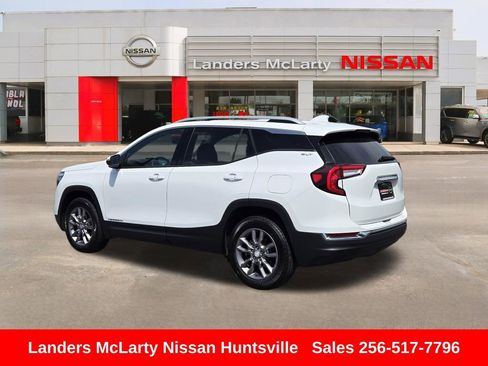 Used 2024 GMC Terrain SLT AWD/4WD image 6