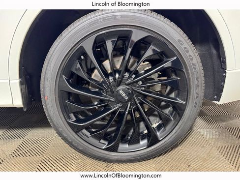Used 2025 Lincoln Aviator Reserve w/ Jet Appearance Package AWD/4WD image 26