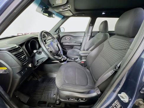 Used 2015 Kia Soul ! w/ Sun & Sound Package FWD image 10