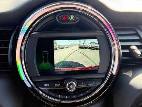 Used 2021 MINI Cooper 4-Door Hardtop image 23