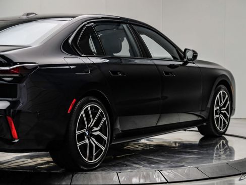 Used 2026 BMW 760i xDrive w/ Executive Package AWD/4WD image 19