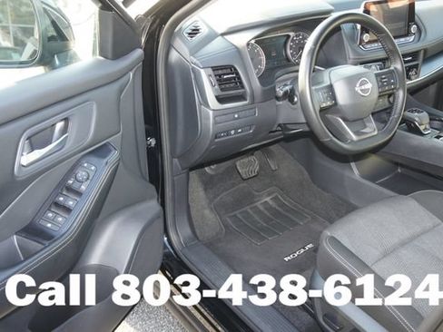 Used 2025 Nissan Rogue SV FWD image 4
