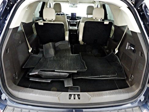 Used 2022 Ford Explorer Platinum w/ Equipment Group 601A image 13