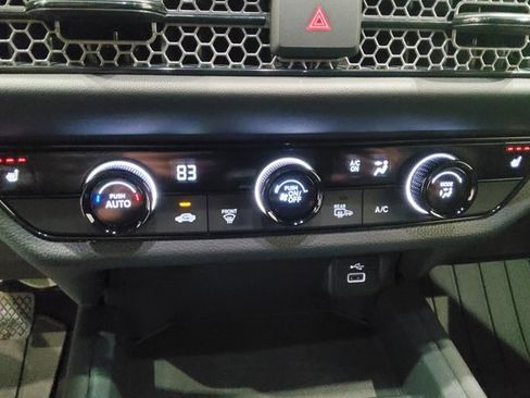 Used 2025 Honda HR-V Sport image 39