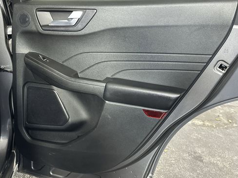 Used 2021 Ford Escape Titanium image 36