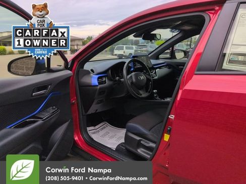 Used 2021 Toyota C-HR XLE FWD image 9
