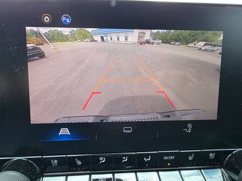 Used 2023 Chevrolet Colorado Z71 w/ Z71 Convenience Package 2 AWD/4WD image 32