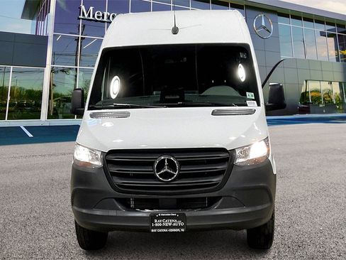 Used 2025 Mercedes-Benz Sprinter 2500 image 3