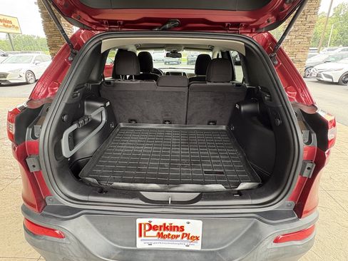 Used 2014 Jeep Cherokee Latitude AWD/4WD image 27