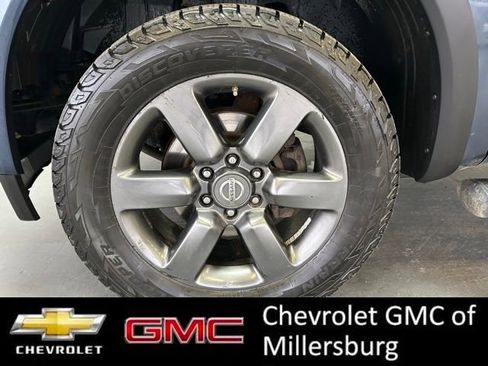 Used 2015 Nissan Titan SV w/ SV Value Truck Package image 13