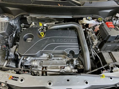 Used 2025 Chevrolet Equinox LT image 34