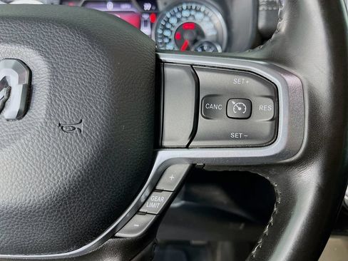 Used 2022 RAM 1500 Laramie AWD/4WD image 17