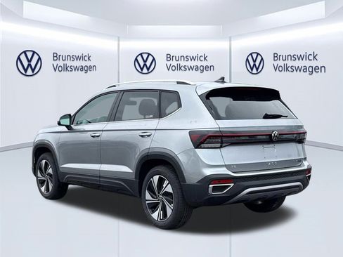 New 2026 Volkswagen Taos SE AWD/4WD image 4