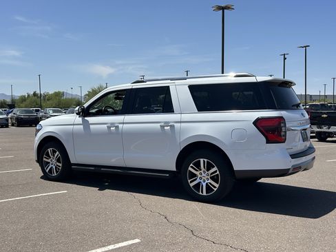 Used 2024 Ford Expedition Max Limited RWD image 3