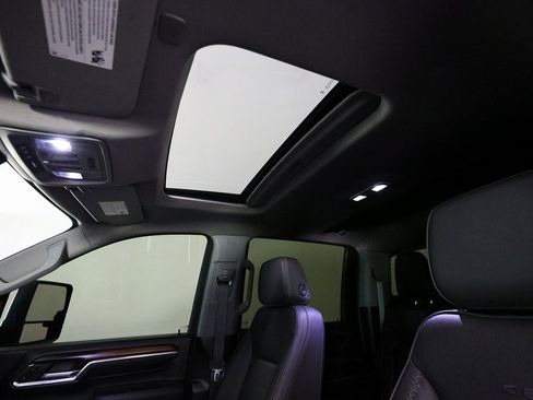 Used 2024 GMC Sierra 2500 Denali w/ Denali Reserve Package image 19