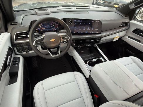 New 2026 Chevrolet Suburban Premier w/ Sun And Tow Package AWD/4WD image 21